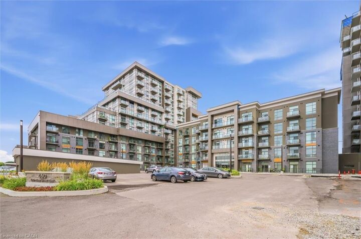 Property Photo:  460 Dundas Street 1212  ON L8B 2A5 