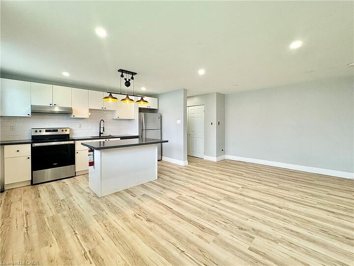 Property Photo:  413 Hazel Street 104  ON N2L 3P7 