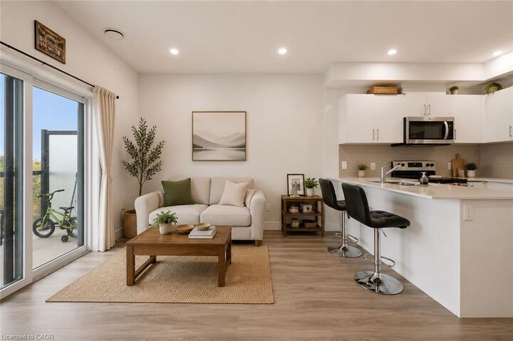 Property Photo:  1000 Lackner Place 507  ON N2A 0L9 