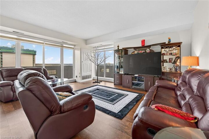 67 Caroline Street S 1803 — photo 1