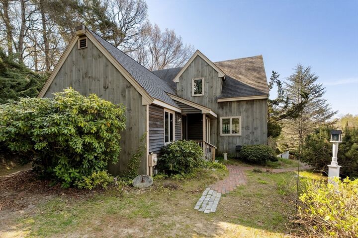 Property Photo:  1 Franklin Pl  MA 02332 