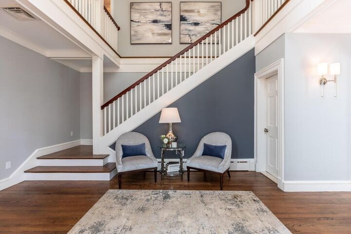 Property Photo:  6 Hampton Rd  MA 02421 
