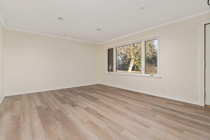 Property Photo:  31 Montrose Avenue  AB T4V 2L6 