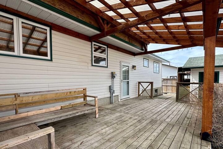 Property Photo:  8 Isbister Avenue  AB T0G 2C0 