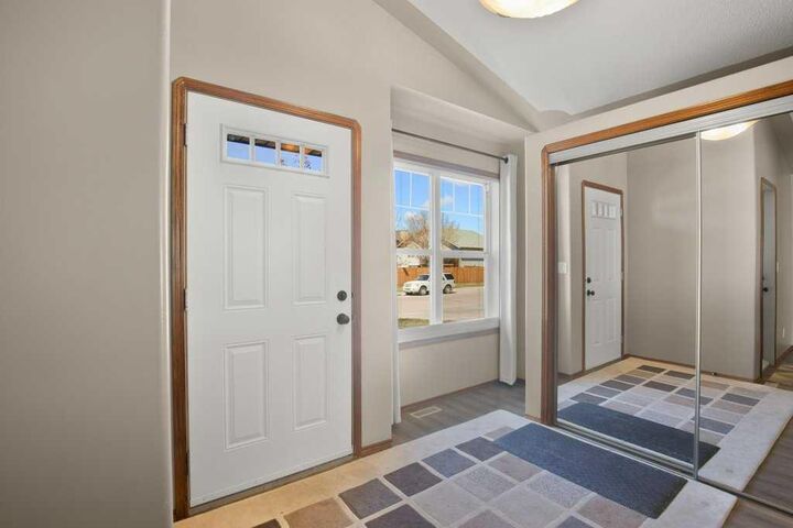 Property Photo:  19 Isherwood Close  AB T4R 0B7 