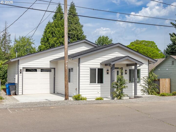 Property Photo:  2116 E 39th St  WA 98663 