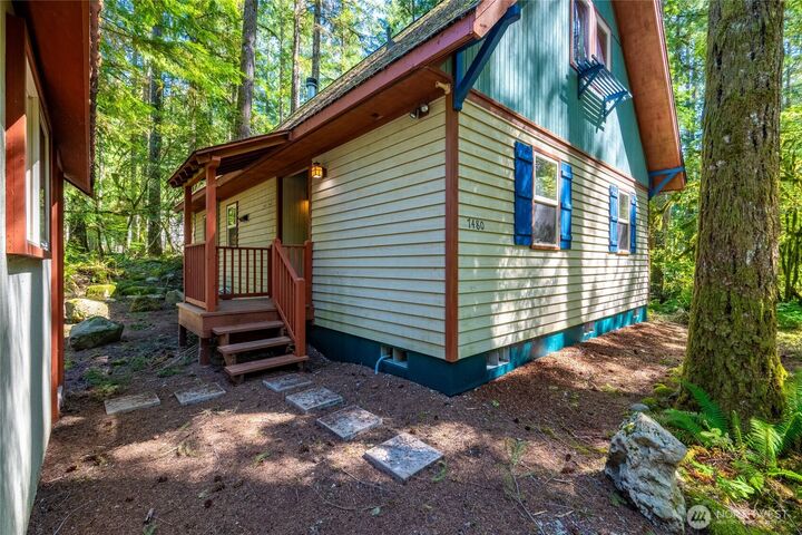 Property Photo: 7480 Glacier Springs Drive WA 98244
