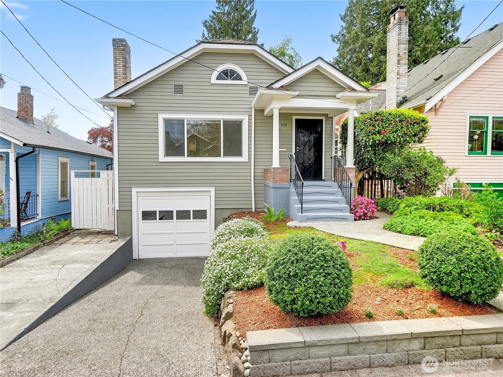 Property Photo: 939 N 83rd Street WA 98103