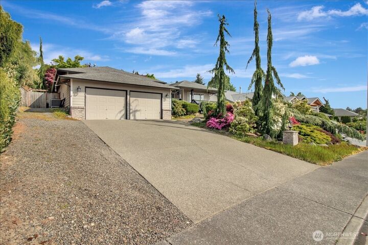 Property Photo:  7307  76th Dr Drive NE  WA 98270 