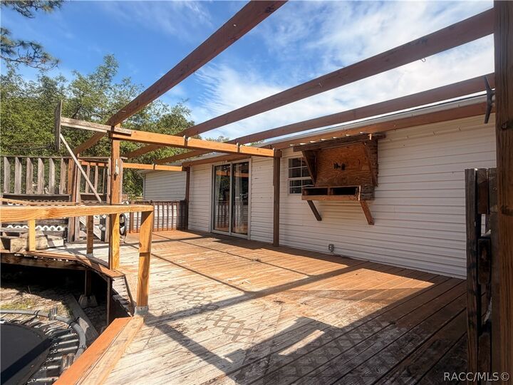 Property Photo: 6810 W Pershing Drive FL 34448