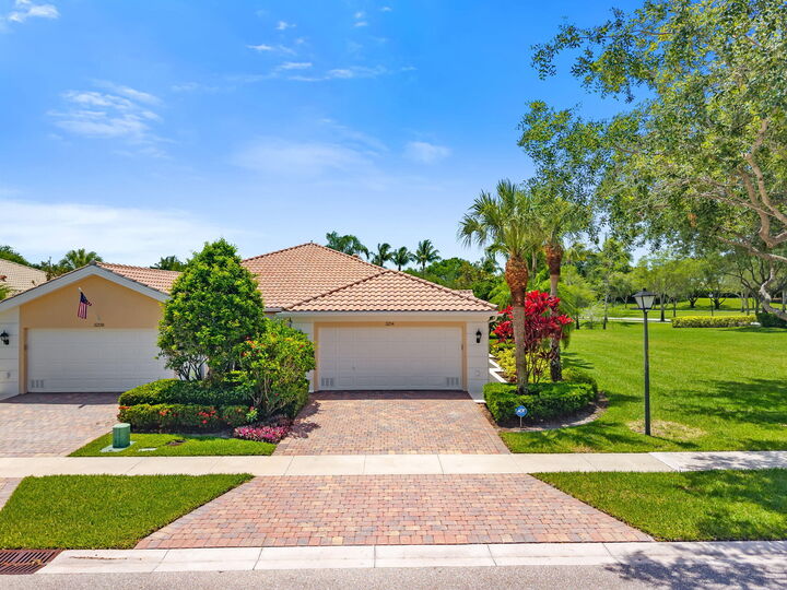 Property Photo:  3214 Verdmont Lane  FL 33414 