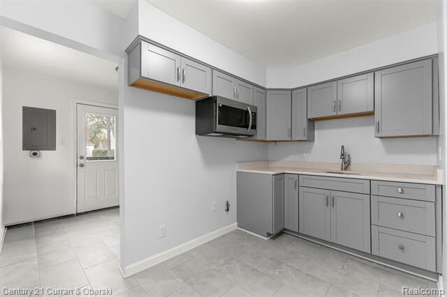 Property Photo:  1784 Reo Avenue  MI 48146 