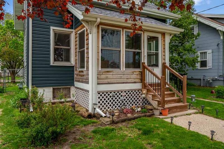 Property Photo:  541 Roscoe Avenue  IL 61080 