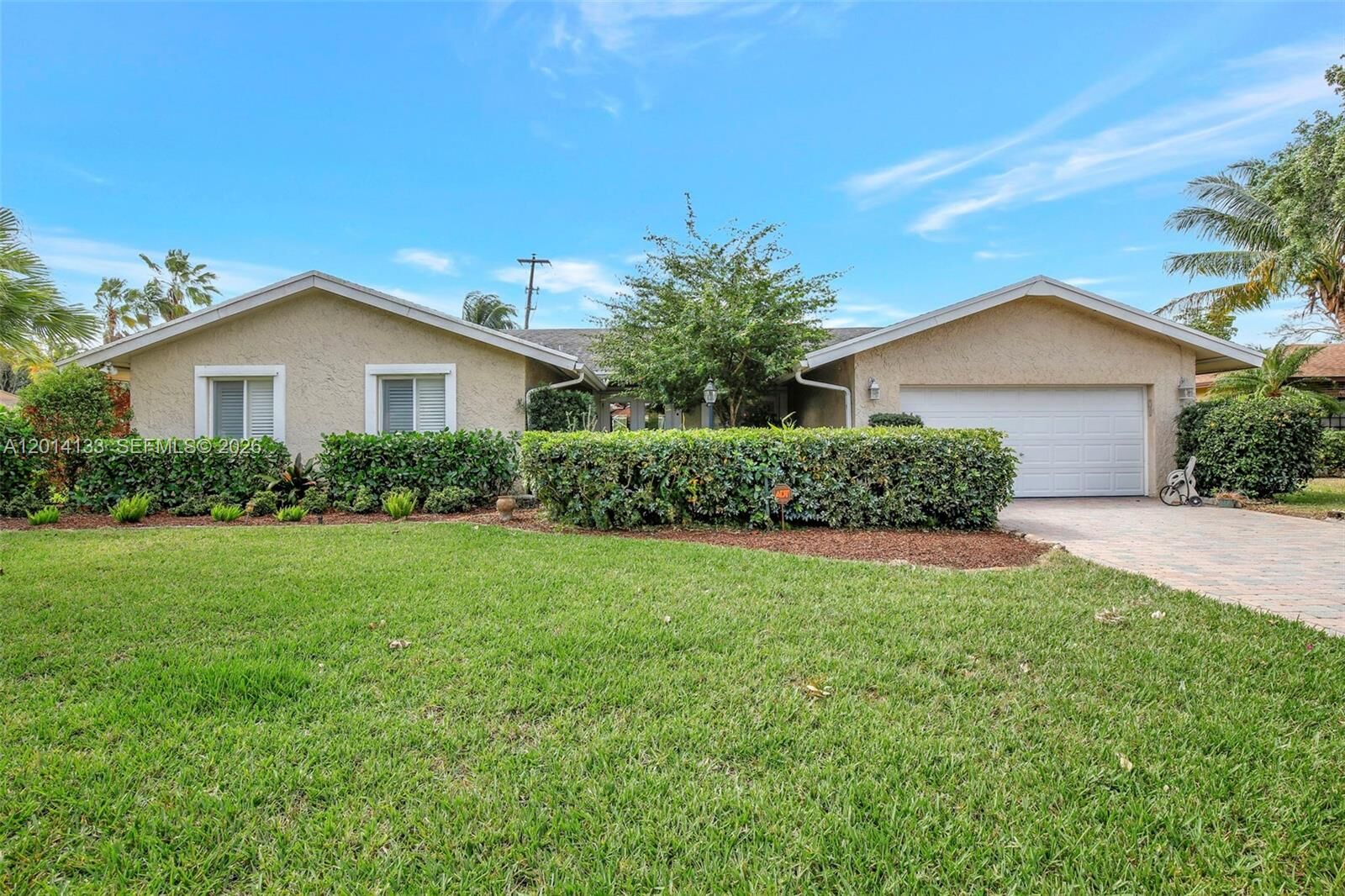 Property Photo:  5320 SW 21st Ct  FL 33317 