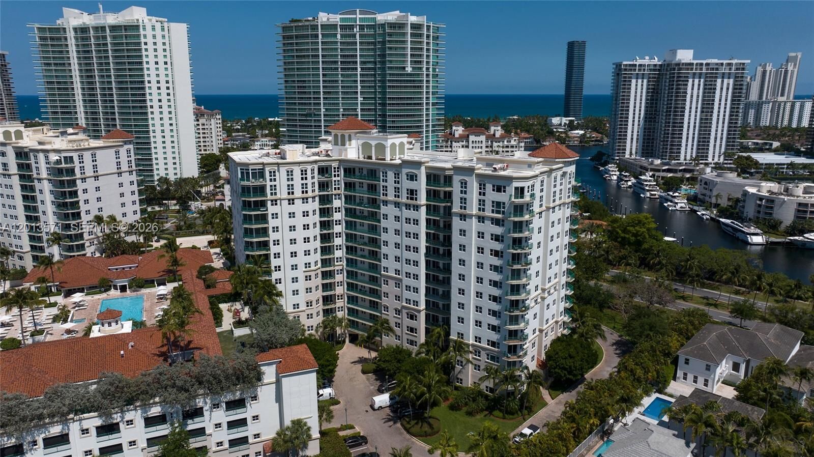 Property Photo:  19900 E Country Club Dr 116  FL 33180 