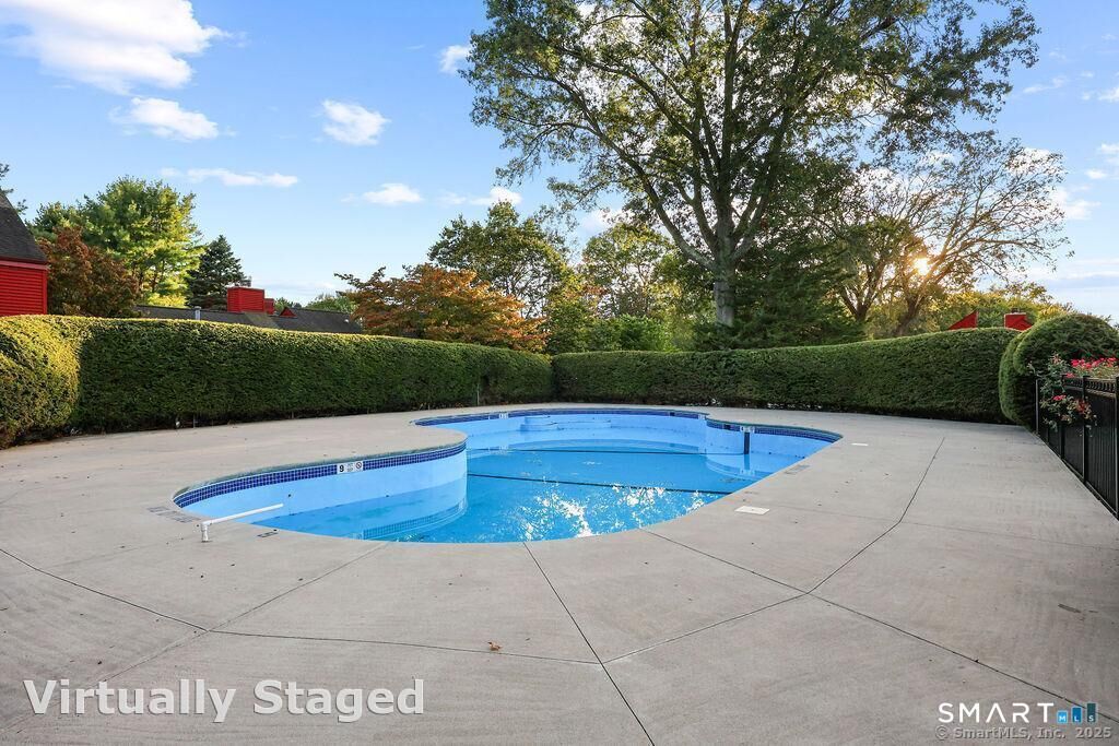 Property Photo:  74 Hollister Way South 74  CT 06033 