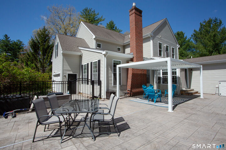 Property Photo:  490 New Road  CT 06001 