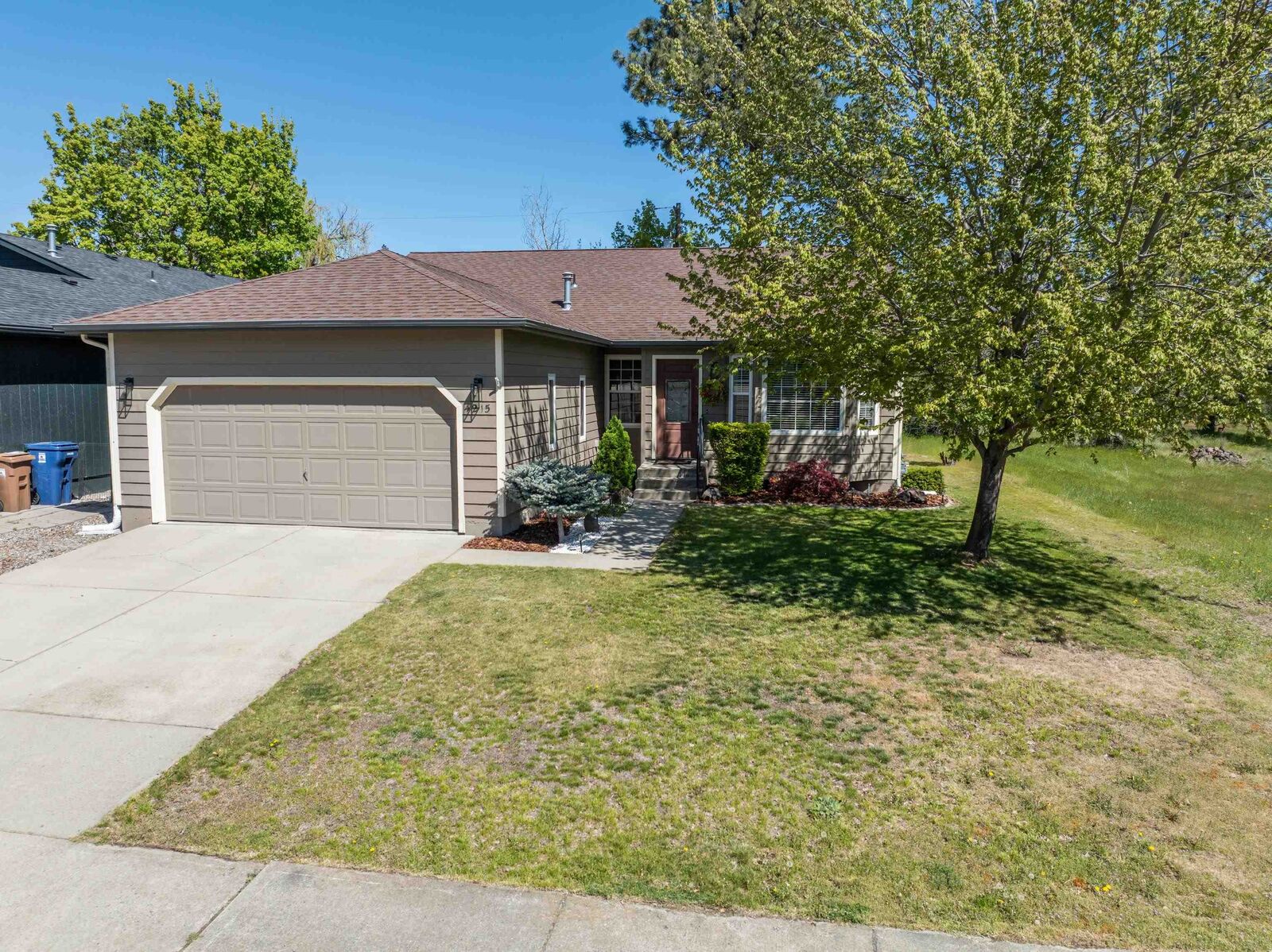 Property Photo: 4215 E 33rd Ave WA 99223
