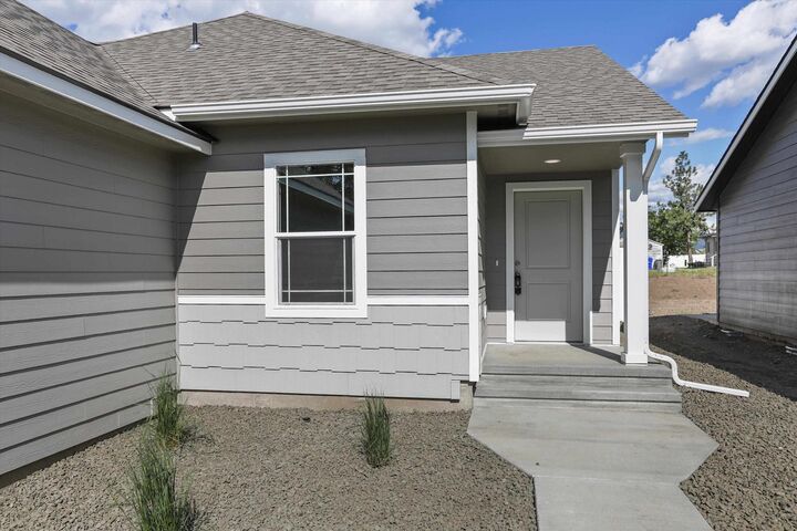 Property Photo:  609 S Manifold Ln  WA 99016 