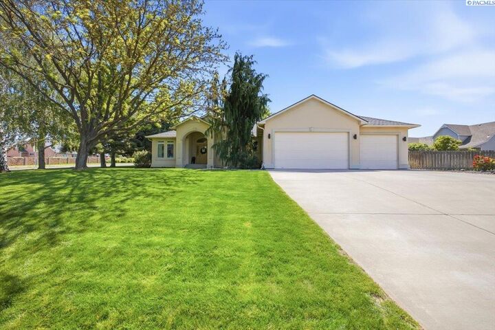 Property Photo:  4401 W 19th Ave.  WA 99338 