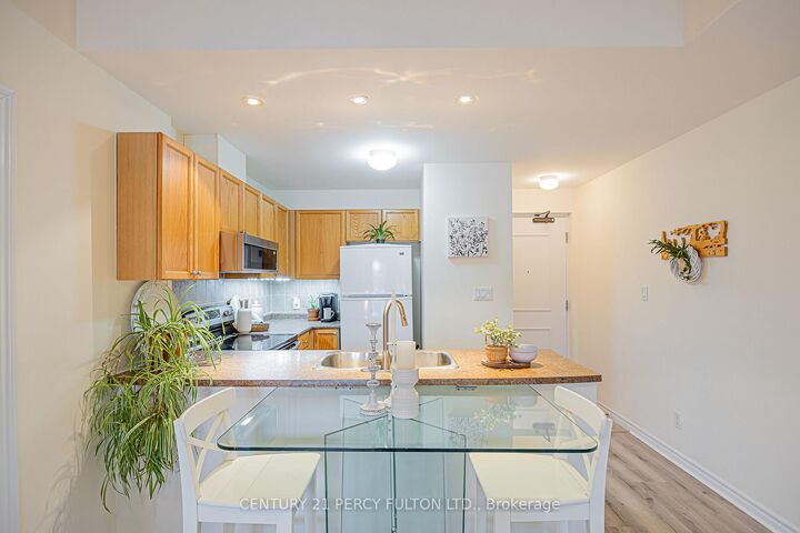 Property Photo:  220 Main Street N 211  ON L9P 0B6 