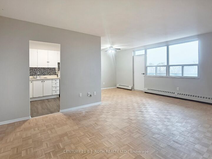 Property Photo: 98 Holgate Street 407 ON L4N 2T9