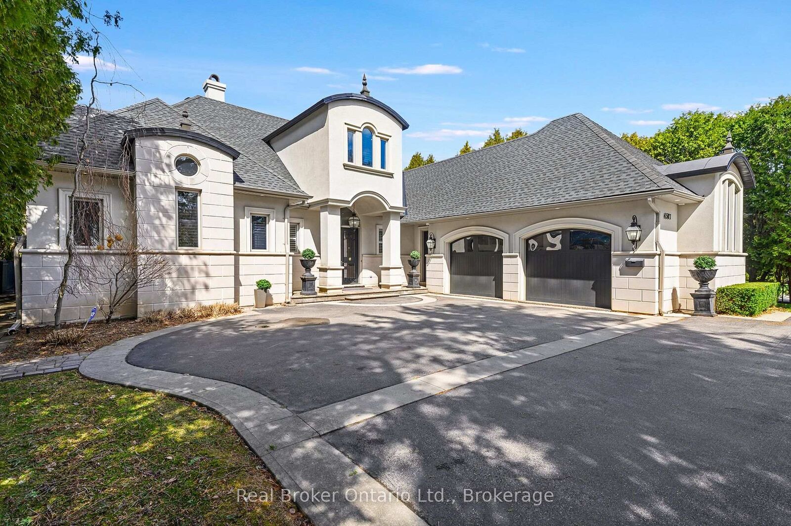 Property Photo: 4507 Lakeshore Road ON L7L 1B3