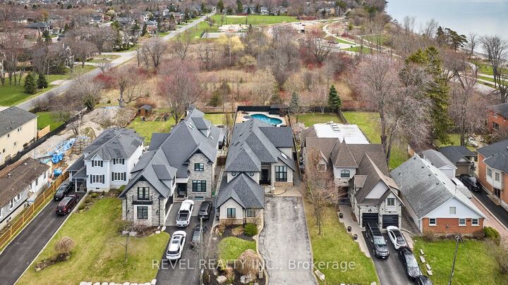 Property Photo: 475 Poplar Avenue ON L1S 1E7