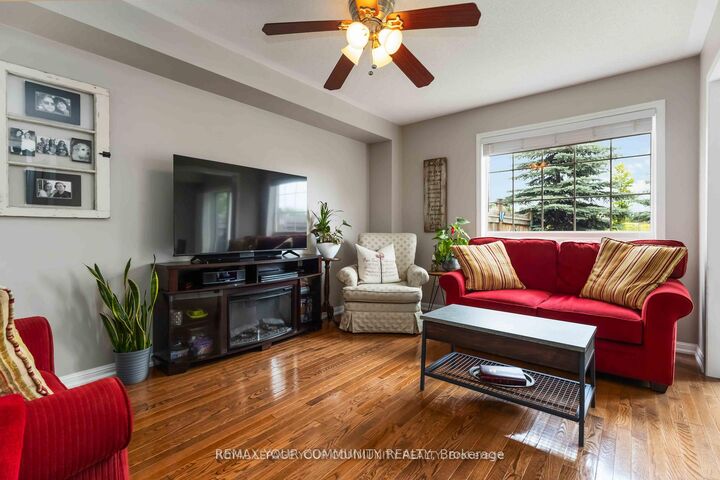 Property Photo: 49 Latchford Way ON L1N 9R3
