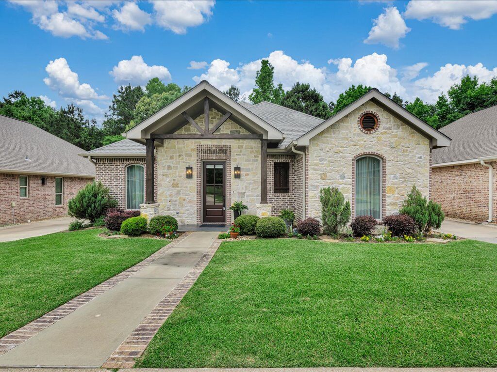 Property Photo:  3425 Summer Hill Circle  TX 75965 