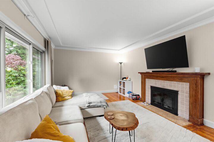 Property Photo: 1095 E 29th Street BC V7K 1C1