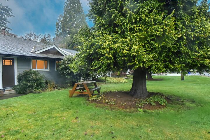 Property Photo: 19735 48 Avenue BC V3A 3L2