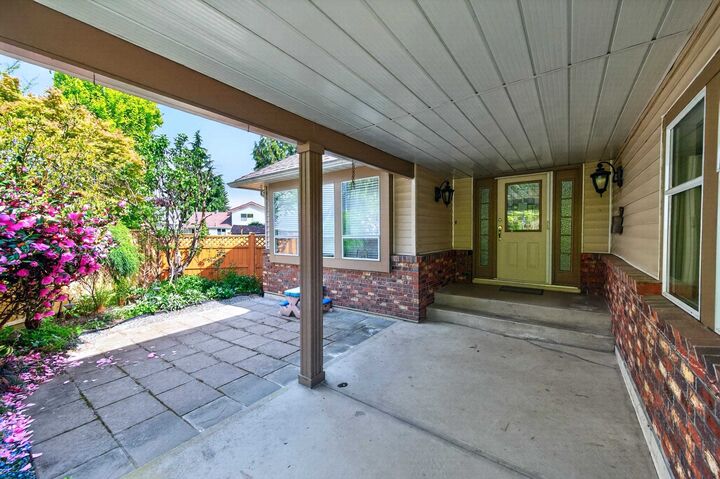 Property Photo: 15789 98A Avenue BC V4N 2V7