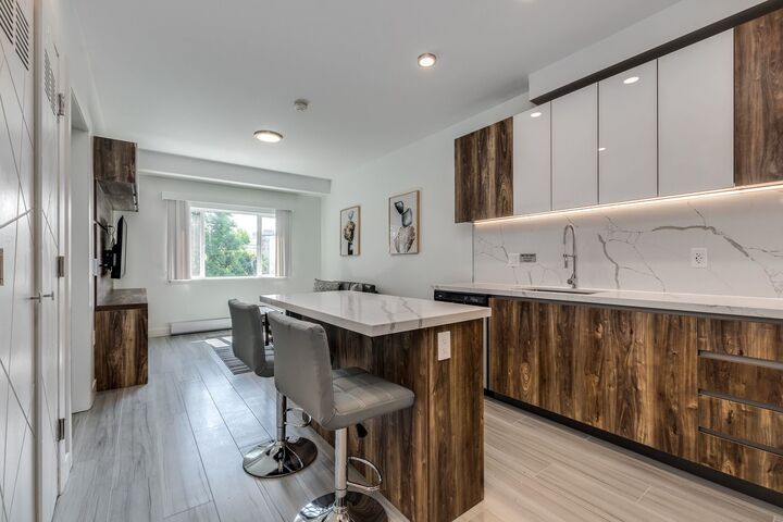 Property Photo:  1168 Pendrell Street 307  BC V6E 1L4 