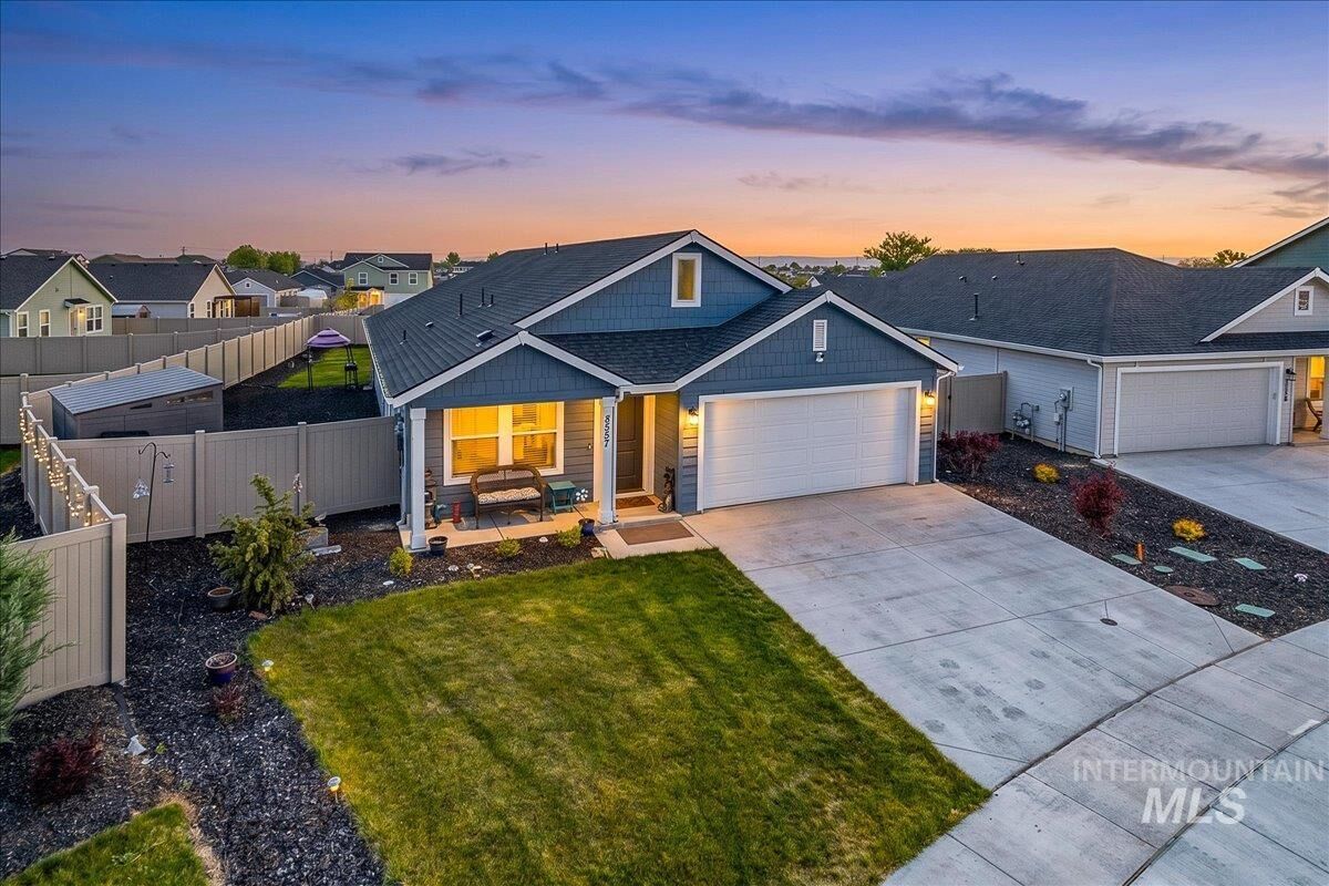 Property Photo:  8557 Velvet Ash St  ID 83687 