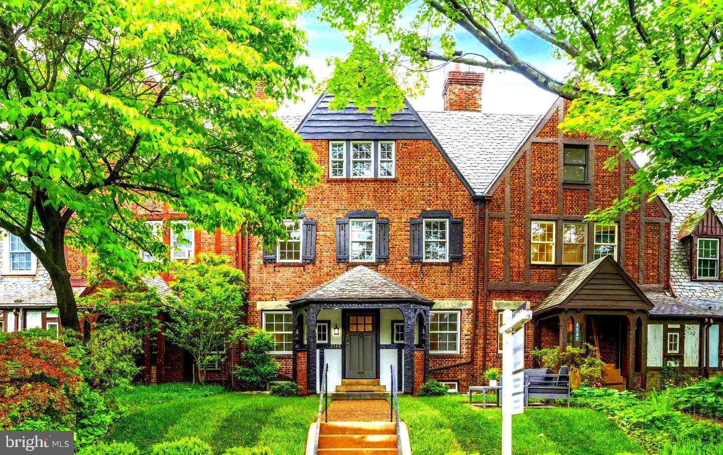 Property Photo:  1549 44th Street NW  DC 20007 