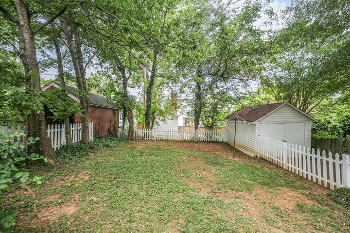 Property Photo:  911 Brompton Street  VA 22401 