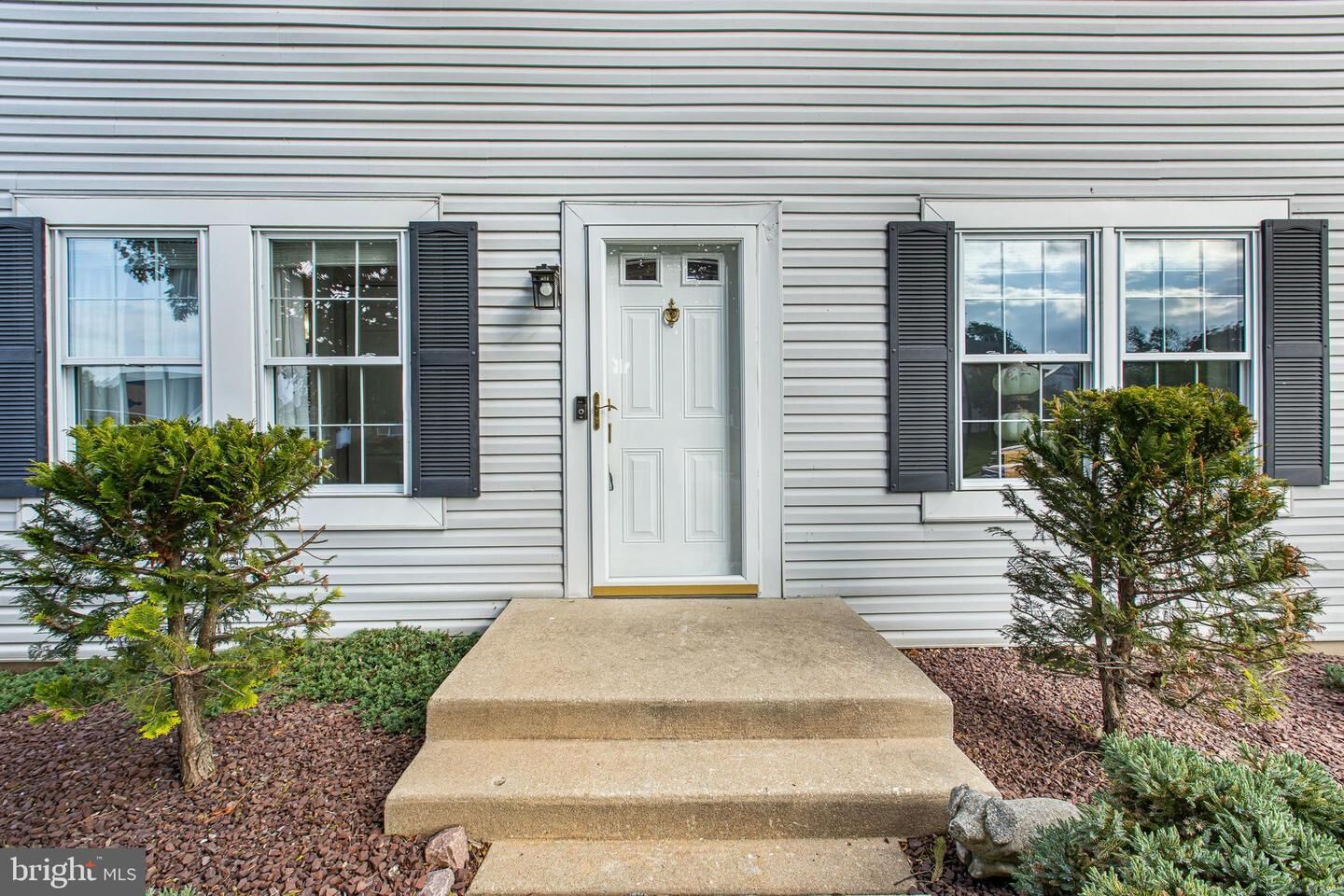Property Photo:  1909 E Zabenko Drive  DE 19808 