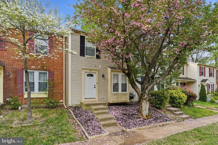 Property Photo:  4905 Sugar Maple Lane  VA 22025 