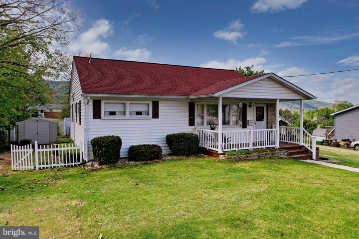Property Photo: 513 2nd Street WV 26757