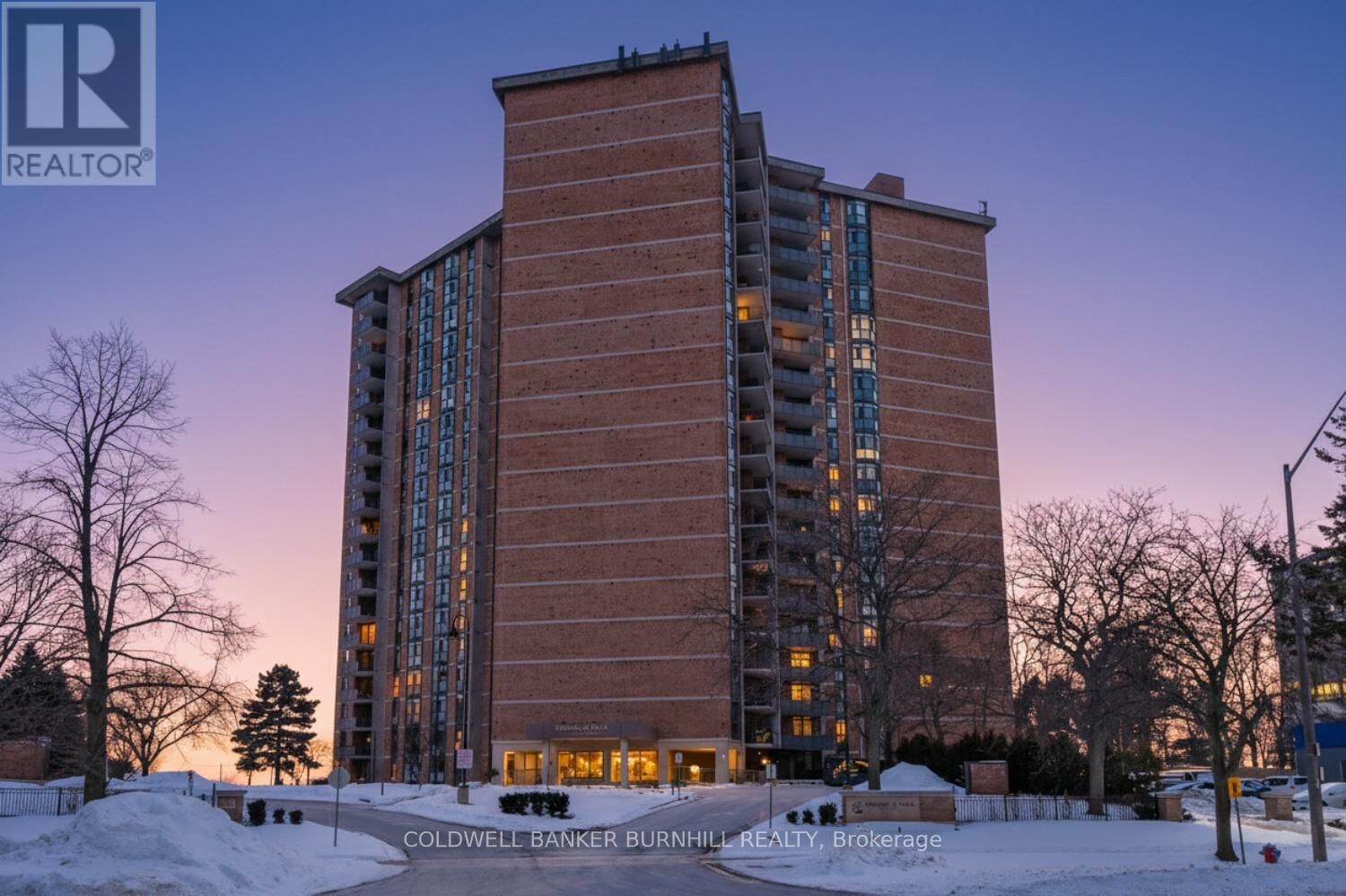 Property Photo:  5250 Lakeshore Road 1708  ON L7L 5L2 