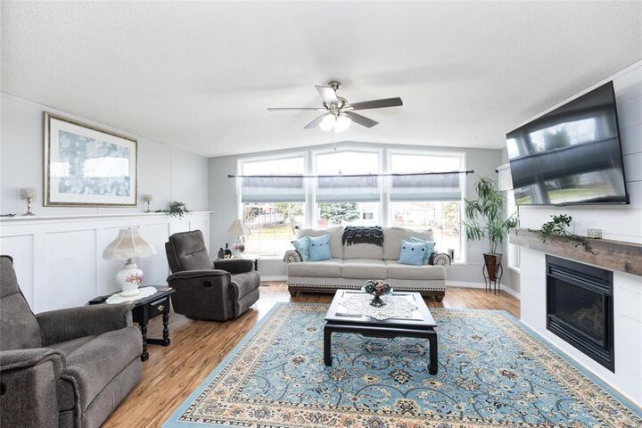 Property Photo:  29 Sunset Drive  MB R5H 1H5 
