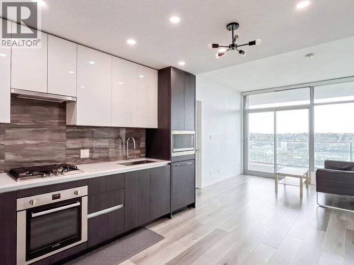 Property Photo:  1888 Gilmore Avenue 1408  BC V5C 0L2 