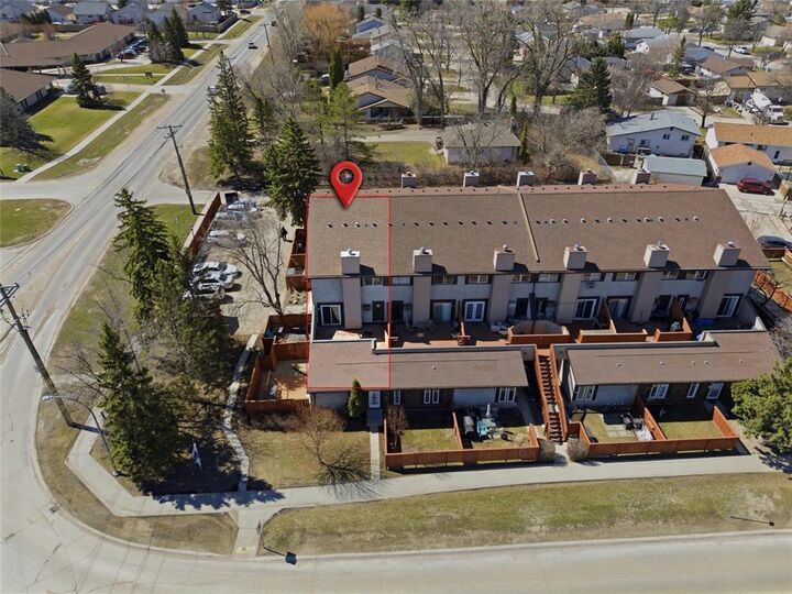 Property Photo:  180 Grassie Boulevard  MB R2G 3H5 
