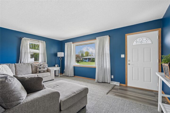 Property Photo:  1840 Daleview Dr  IA 52302 
