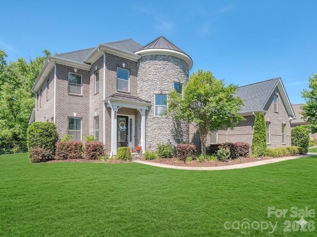 Property Photo: 121 Enclave Boulevard NC 28104