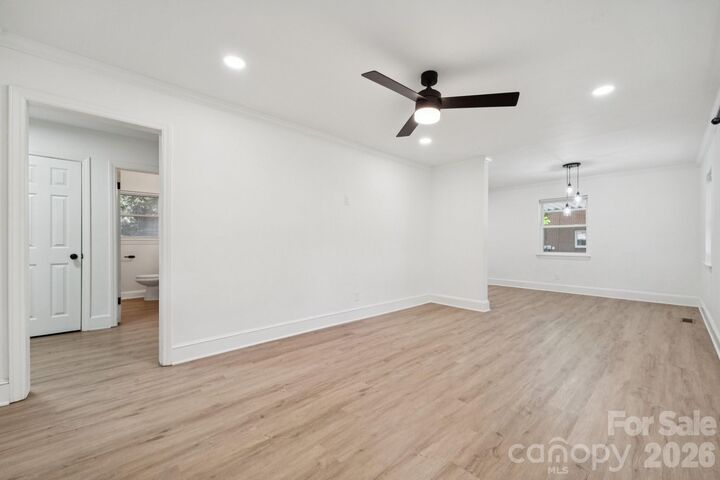 Property Photo:  5423 Lantana Avenue  NC 28212 