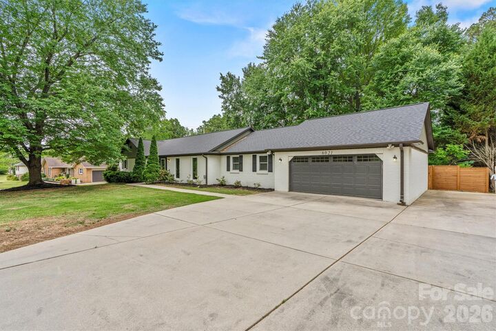 Property Photo:  6021 Morris Farm Lane  NC 28227 