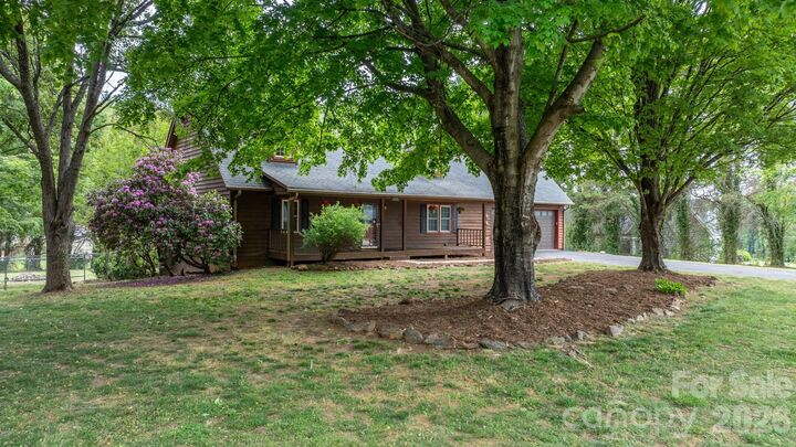 Property Photo:  2025 34th Avenue Drive NE  NC 28601 
