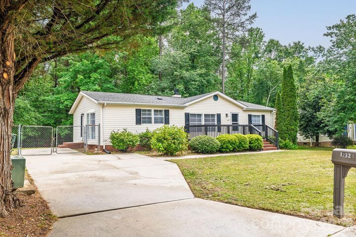 Property Photo:  1232 Salvadore Court  NC 28052 